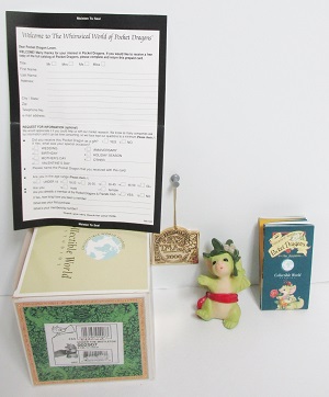 PD002907 Under the Mistletoe<br><b>ANNUAL CHRISTMAS FIGURINE & ORNAMENT-2000</b><br>(Click picture FULL Details)<br>